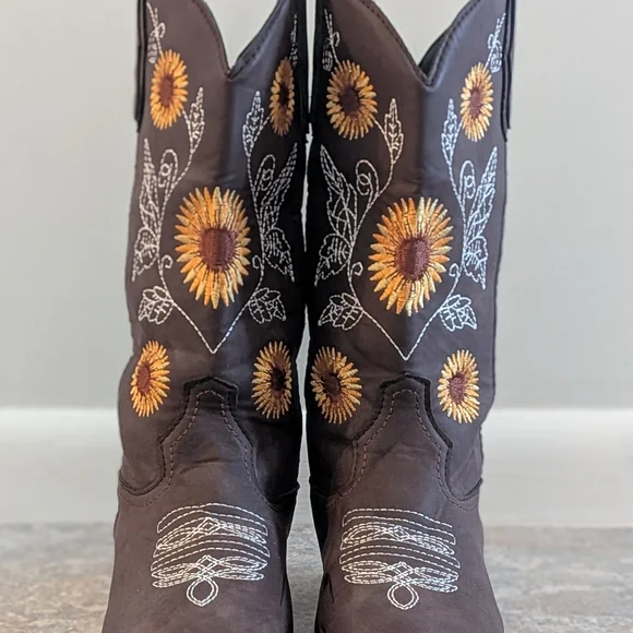 Brown Cowboy Heeled Boots with Sunflower Embroidery Women Size 38(6.5-7) - Picture 2 of 10